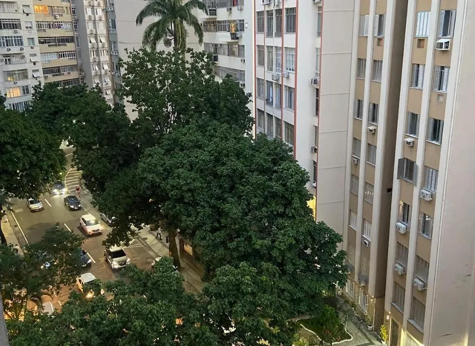 Quarto em apto no Flamengo-1